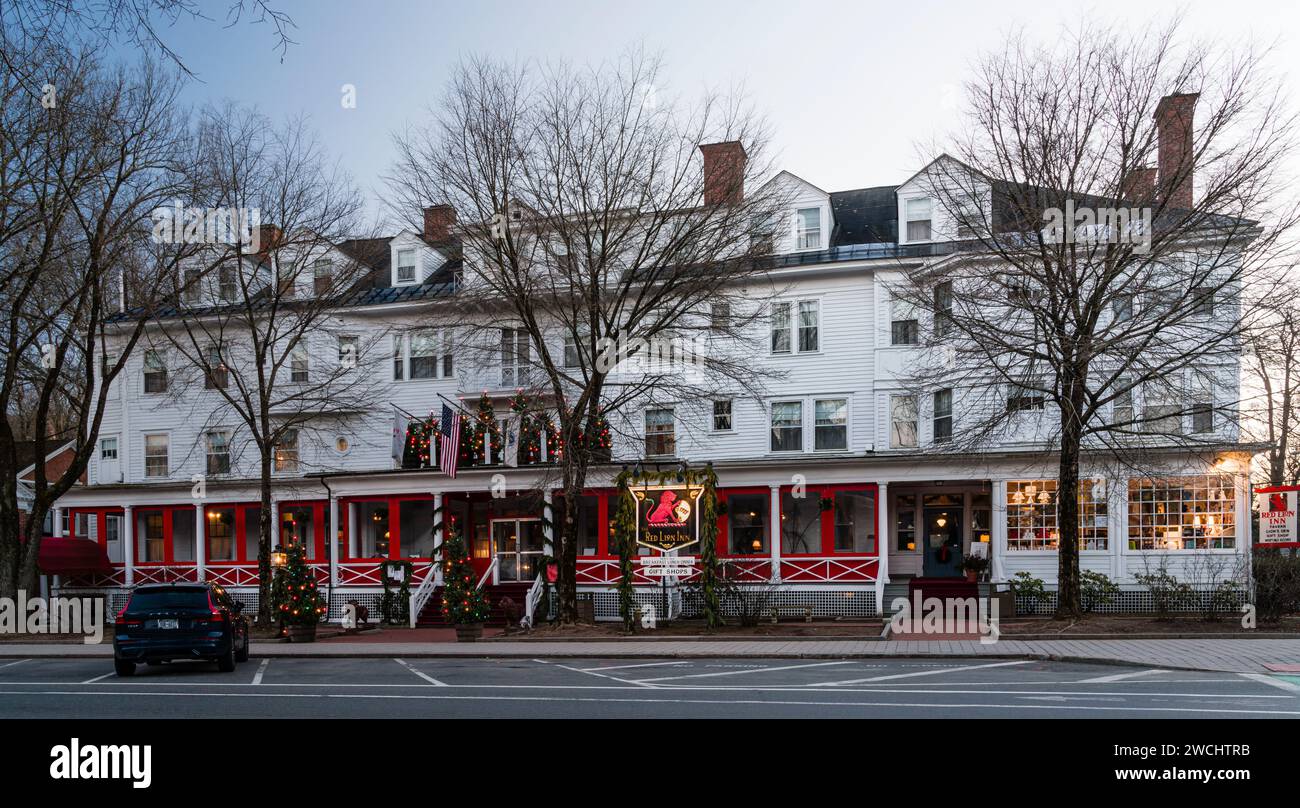 Red Lion Inn Main Street a Natale   Stockbridge, Massachusetts, USA Foto Stock