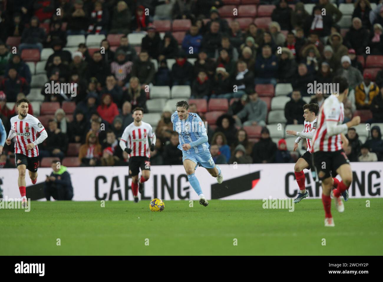 Liam Kitching di Coventry - Sunderland / Coventry City, Sky Bet Championship, Stadium of Light, Sunderland, Regno Unito - 23 dicembre 2023 solo per uso editoriale - si applicano restrizioni DataCo Foto Stock
