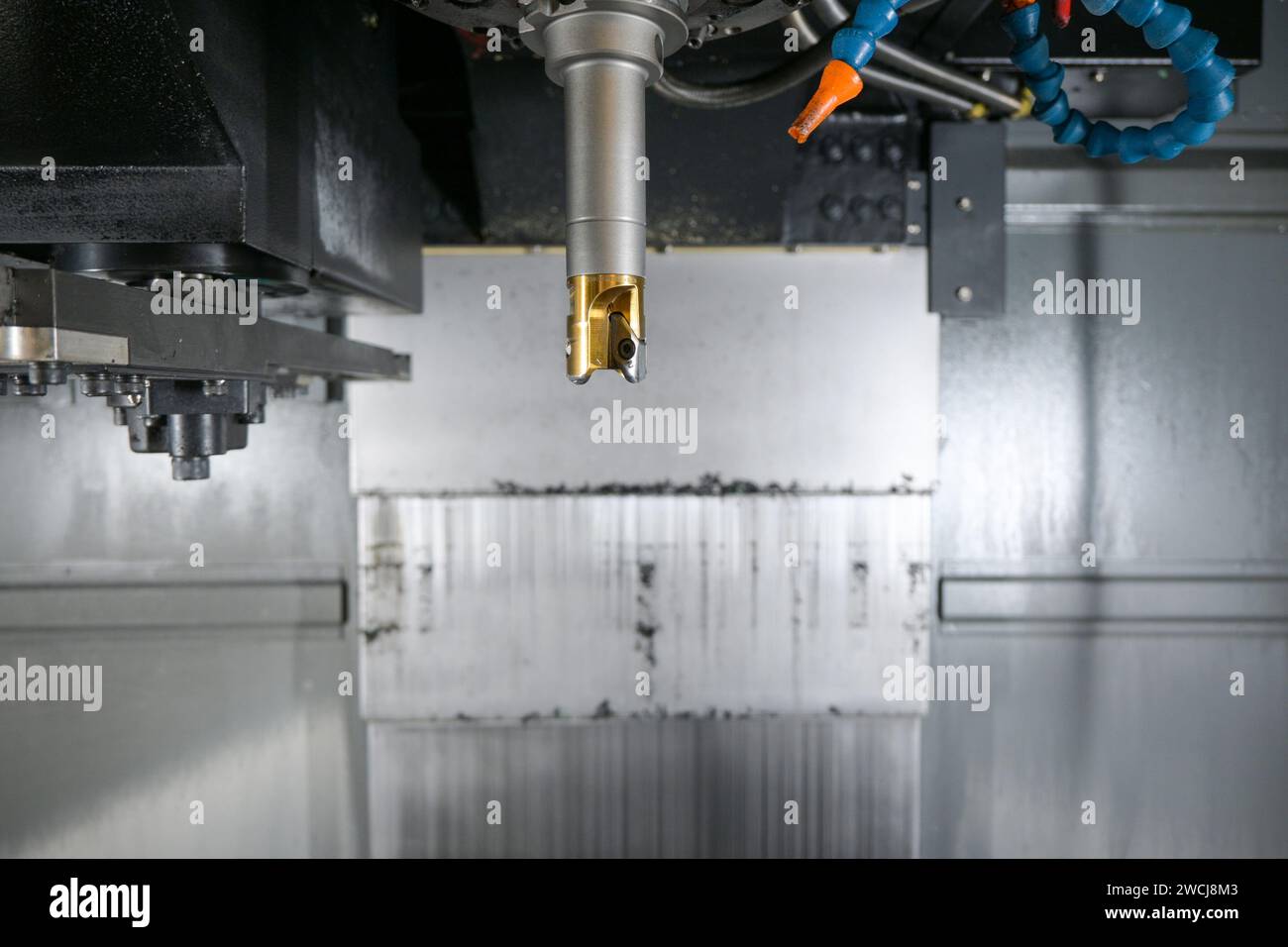 fresatrice cnc prima della preparazione per la lavorazione della plastica. Foto Stock