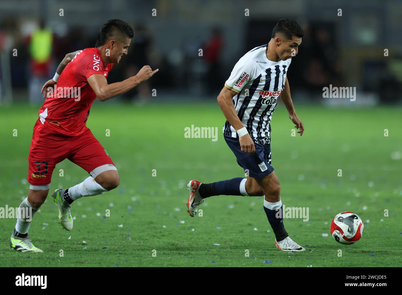 Lima, Perù. 15 gennaio 2024. Kevin Serna dell'Alianza Lima durante l'amichevole tra Alianza de Lima e Once Caldas giocò al Nacional Stadium il 15 gennaio 2024 a Lima, in Perù. (Foto di Miguel Marrufo/PRESSINPHOTO) crediti: PRESSINPHOTO SPORTS AGENCY/Alamy Live News Foto Stock