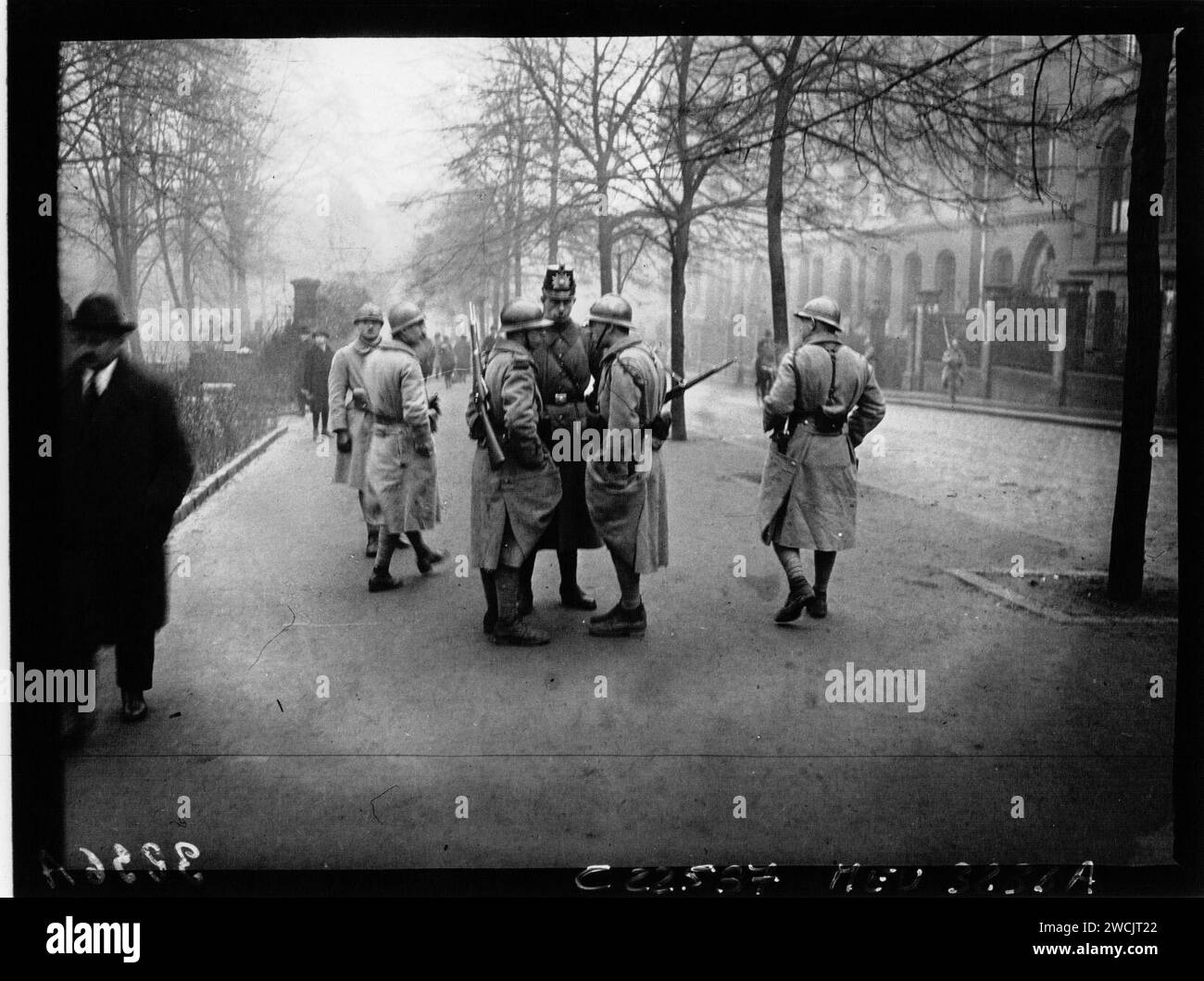 A Essen, Francais et soldats allemands (Occupation de la Ruhr). Foto Stock