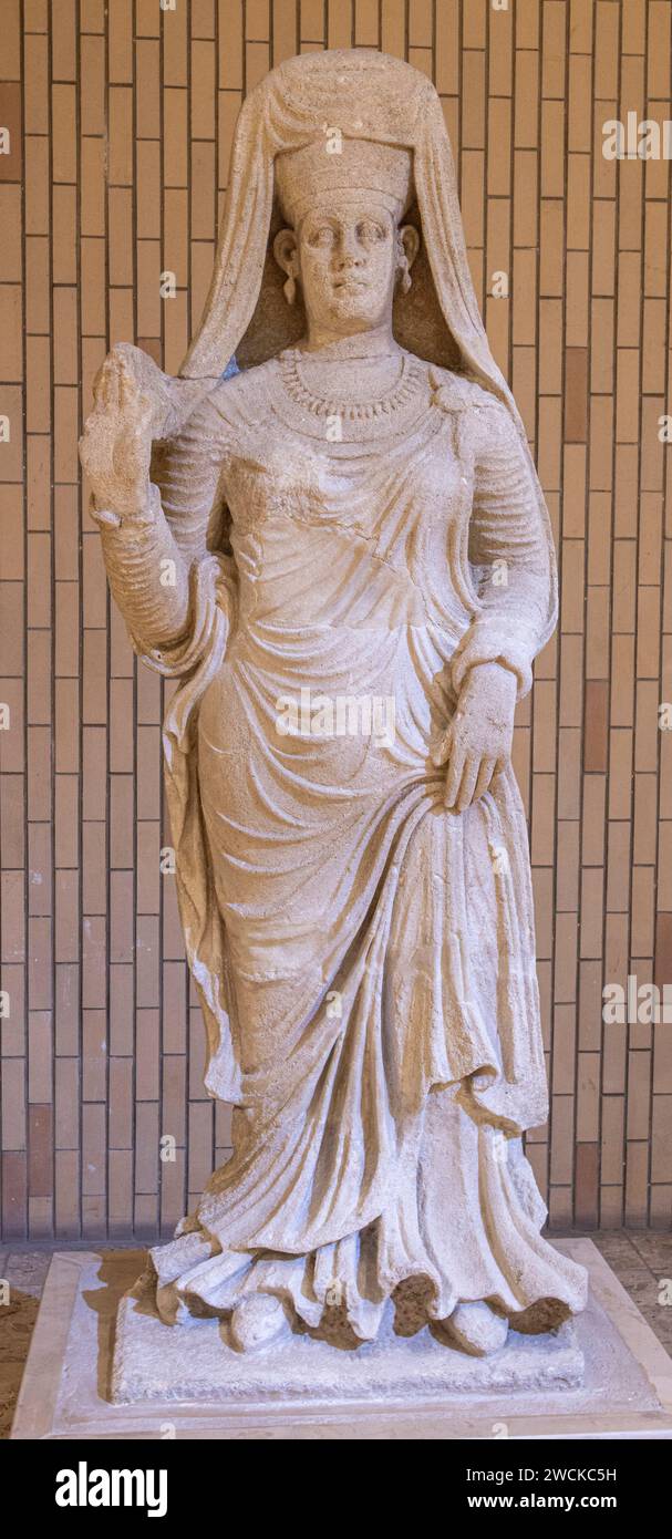 Statua partica/Hatran di Abu Bint Deimon, moglie di Sanatruq i, di Hatra, Iraq, ora al Museo dell'Iraq, Baghdad. Foto Stock