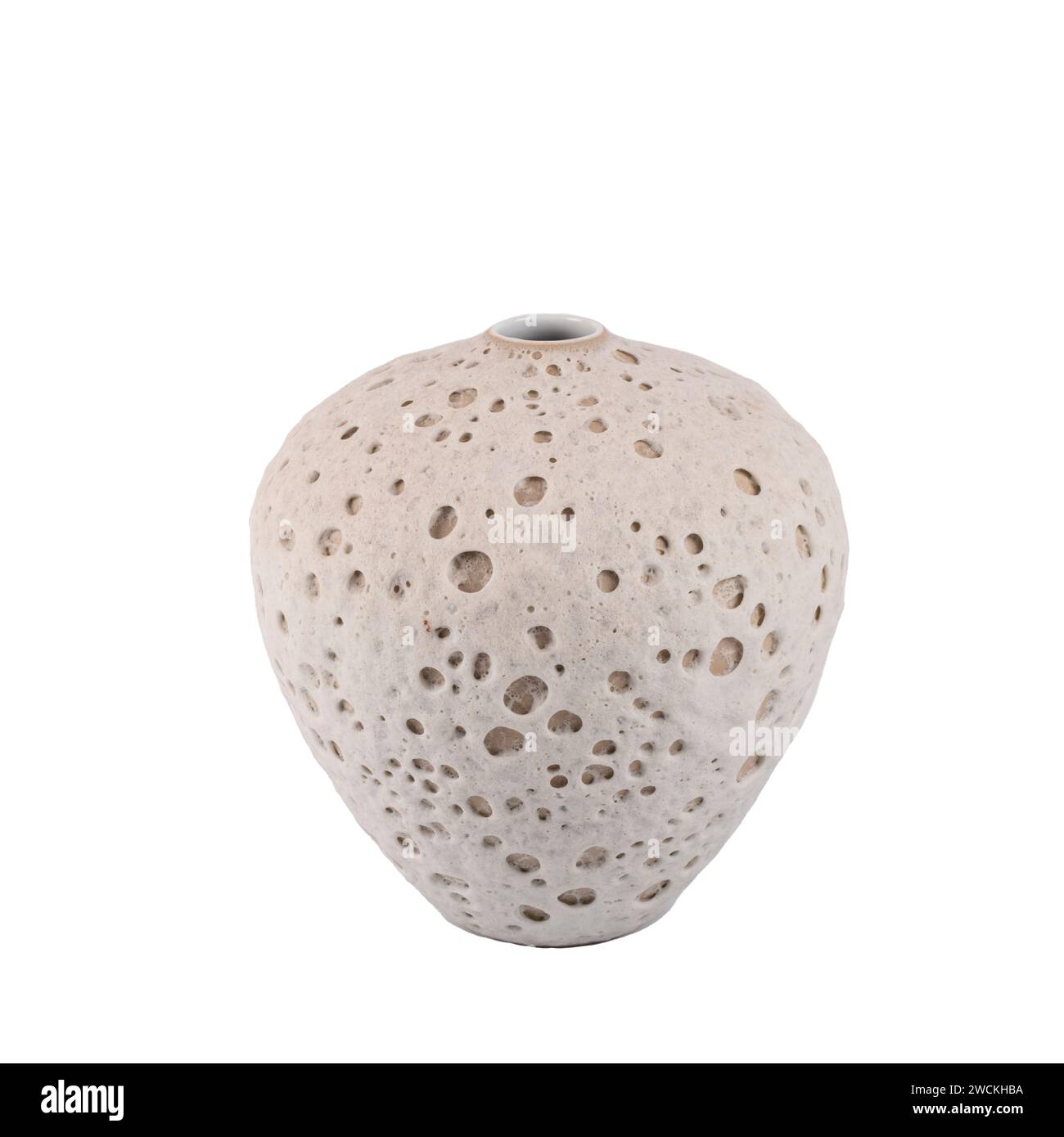 vaso in ceramica decorativo dal design alla moda isolato su sfondo bianco Foto Stock