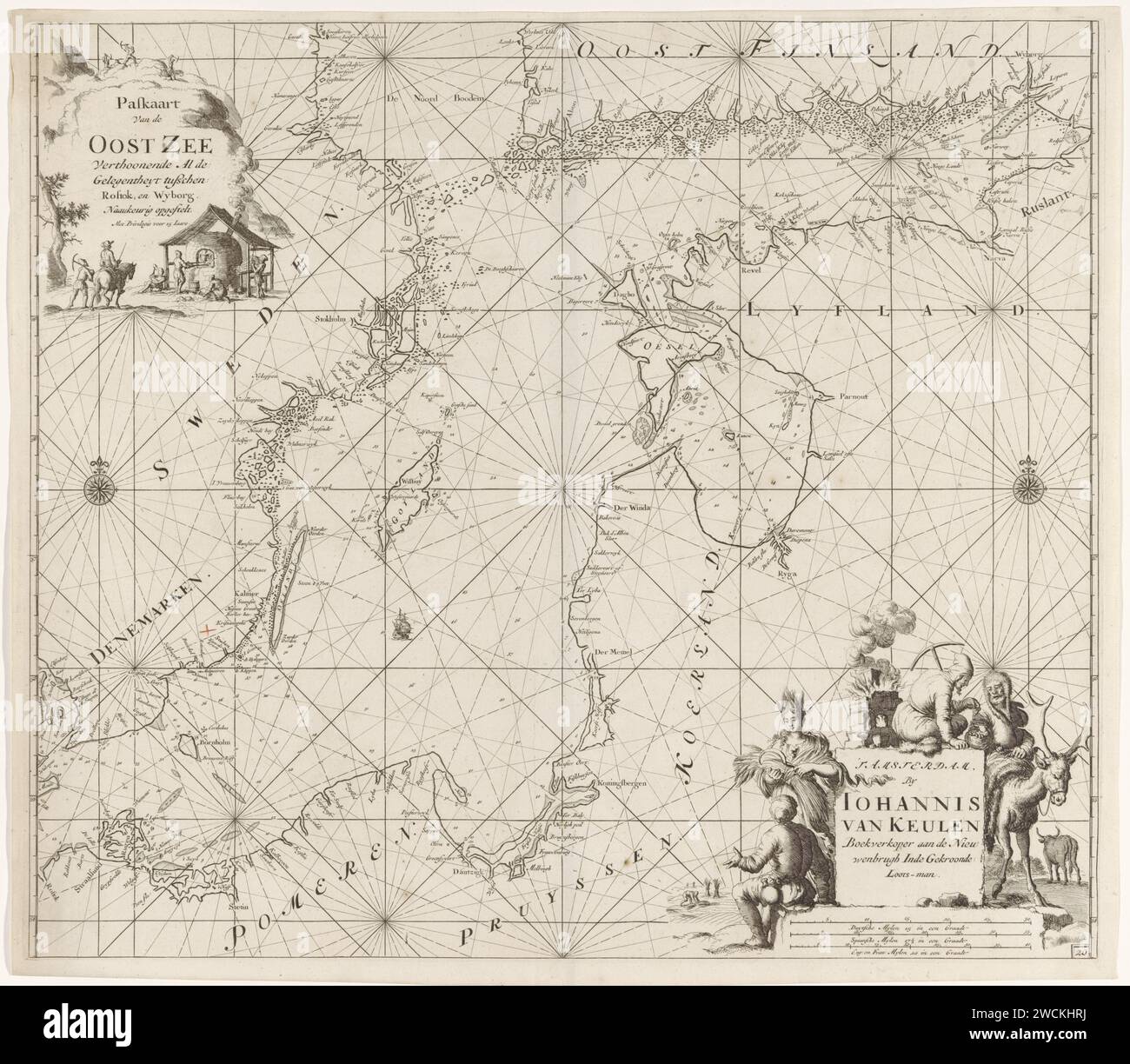 Pass card dal Mar Baltico da Rostock a Vyborg, Jan Luyken, 1681 - 1799 carta PAS stampata del Mar Baltico e delle coste dei paesi circostanti (Danimarca, Germania, Svezia, Polonia, Russia e Stati baltici) dalla città tedesca di Rostock al Vyborg russo, con due rose a bussola, il nord è sopra. In alto a sinistra una roccia con il titolo, dove alcuni minatori eseguono il lavoro. Per la roccia un ferro che si scioglie. In basso a destra l'indirizzo di pubblicazione e la scala in tedesco, spagnolo e inglese o miglia francesi. A destra di questi dati, un uomo con un cappello di pelliccia su una renna ha un conver Foto Stock