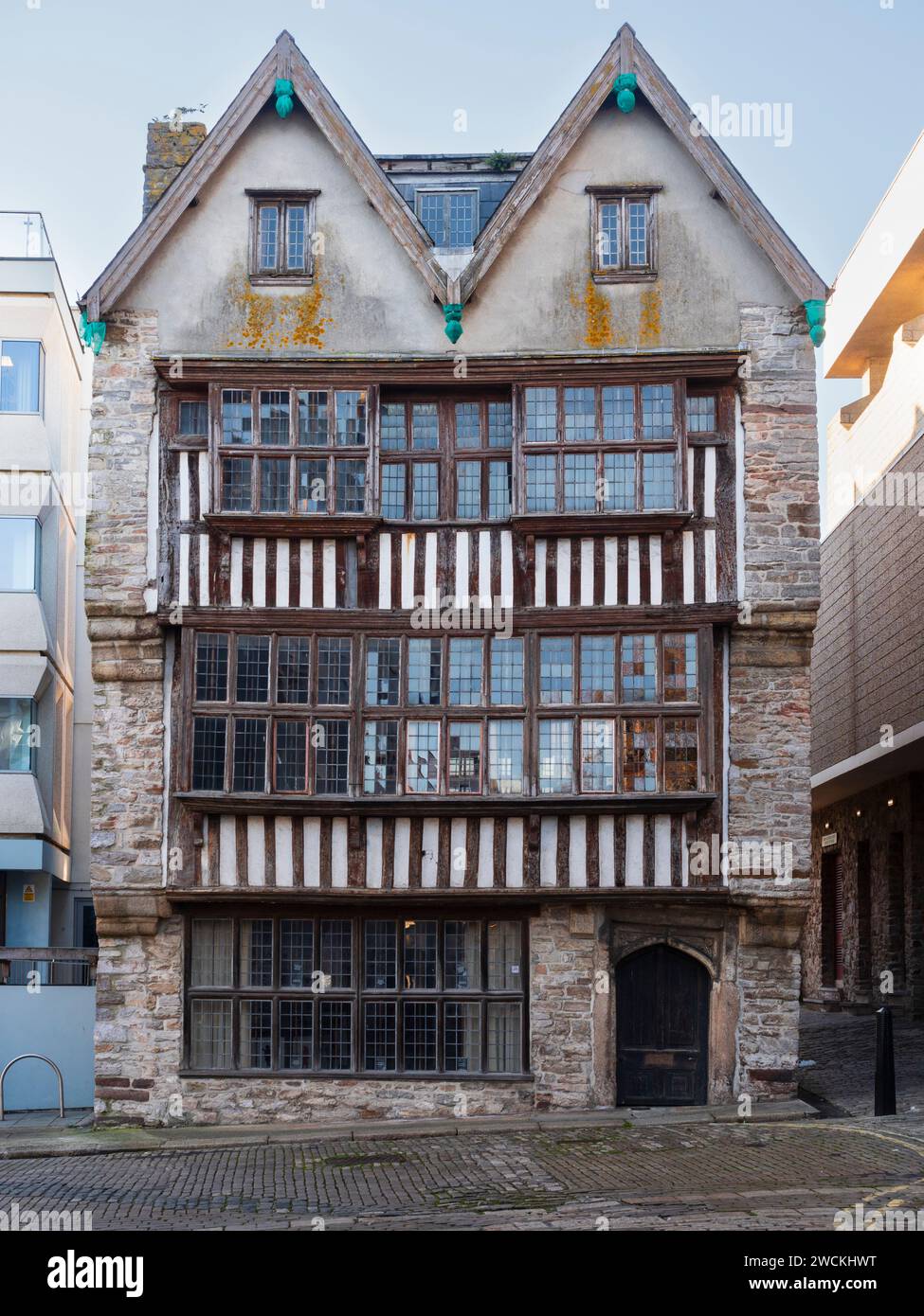 Facciata in legno della Merchant's House del XVI secolo in St Andrews Street, Plymouth, Devon Foto Stock