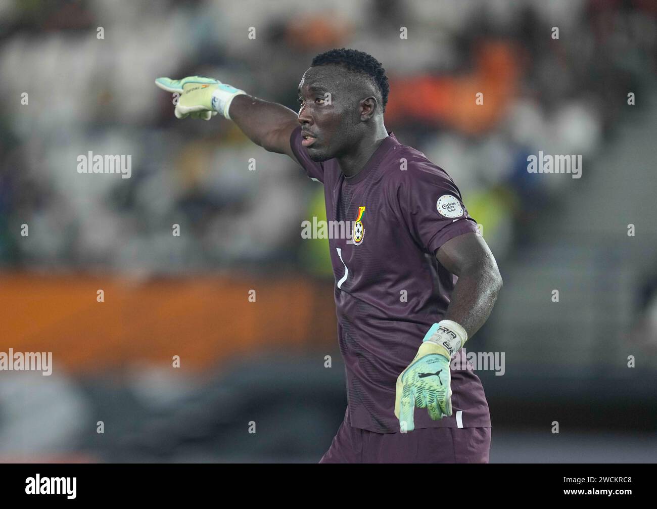 14 gennaio 2024: Richard Ofori (Ghana) guarda durante una partita del gruppo B della Coppa d'Africa, Ghana vs Cap Verde, allo Stade Felix Houphouet-Boigny, Abidjan, Costa d'Avorio. Kim Price/CSM Foto Stock