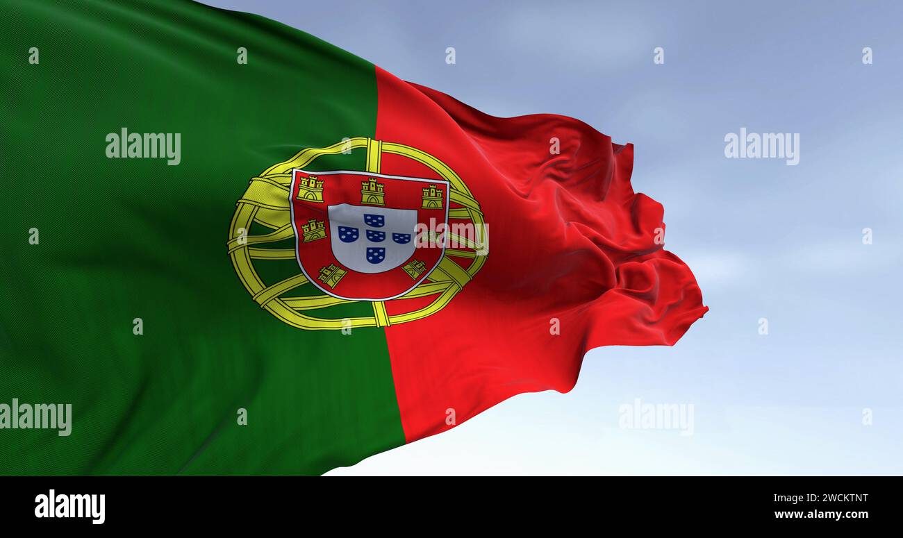 La bandiera nazionale portoghese sventola al vento in una giornata limpida. La Repubblica portoghese è uno Stato membro dell'Unione europea. 3d rappresentazione dell'illustrazione. Increspato Foto Stock