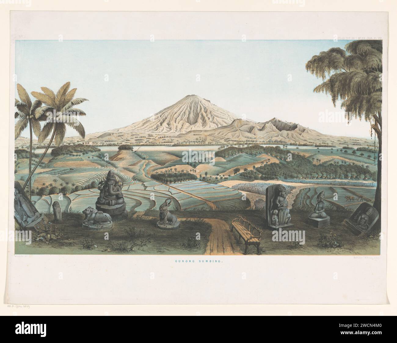 Vulkaan Sumbing te Java, Carl Wilhelm Meering (forse), Carl Wilhelm Meering, dopo Frans Wilhelm Junhuhn, stampa del 1854 Vista del vulcano Sumbing a Midden-Java con statue indo-giavesi in primo piano. Numerato sopra VIII. Il vulcano di carta dell'Aia. statue, dipinti, ecc. Oggetti di culto (induismo, buddhismo, giainismo) - HH - all'aria aperta. Paesaggi nella zona non temperata, paesaggi esotici Chippy Foto Stock