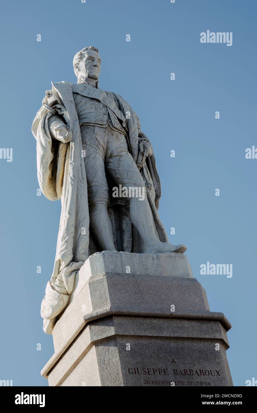 Cuneo, Italia. 13 gennaio 2024. Particolare della statua di Giuseppe Barbaroux in Piazza Galimberti Foto Stock