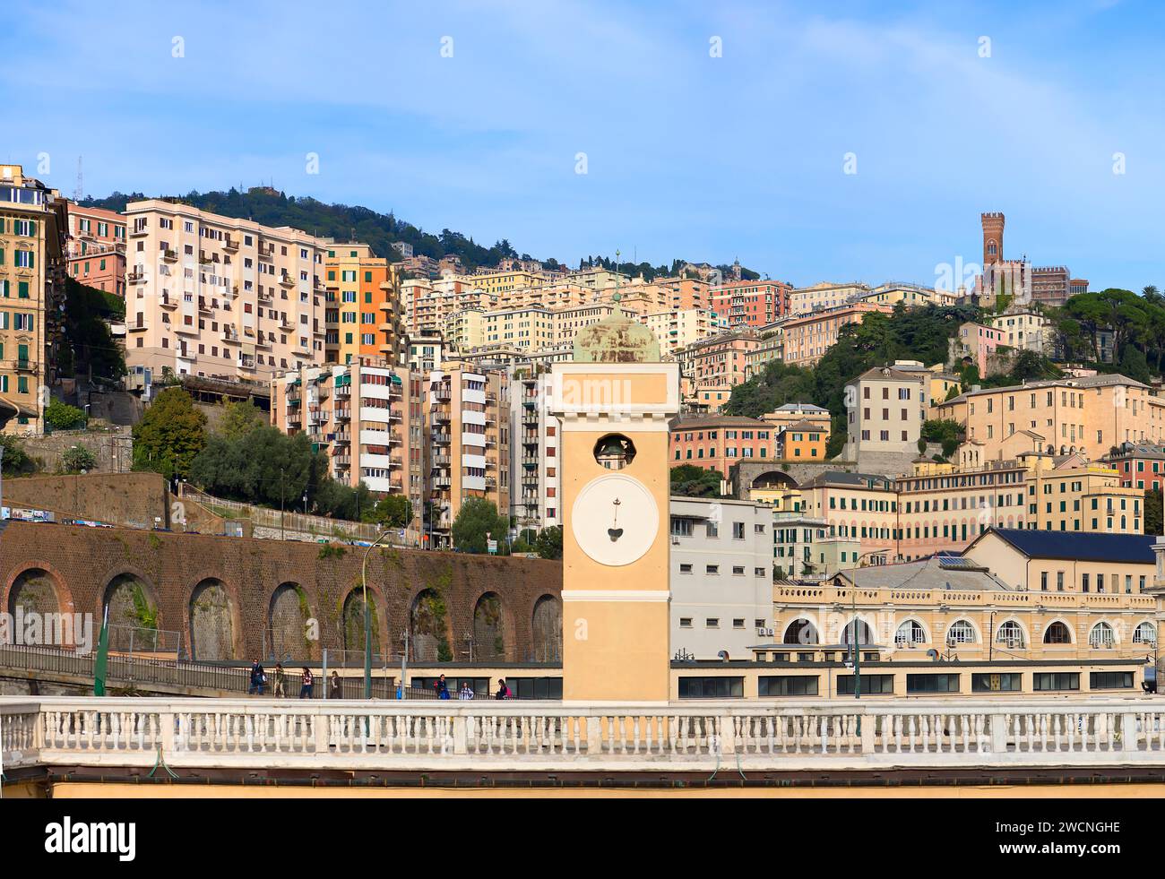 Vista dal Palazzo di Andrea Doria alla città alta di Genova, Piazza dei Principe, Genova. Italia Foto Stock
