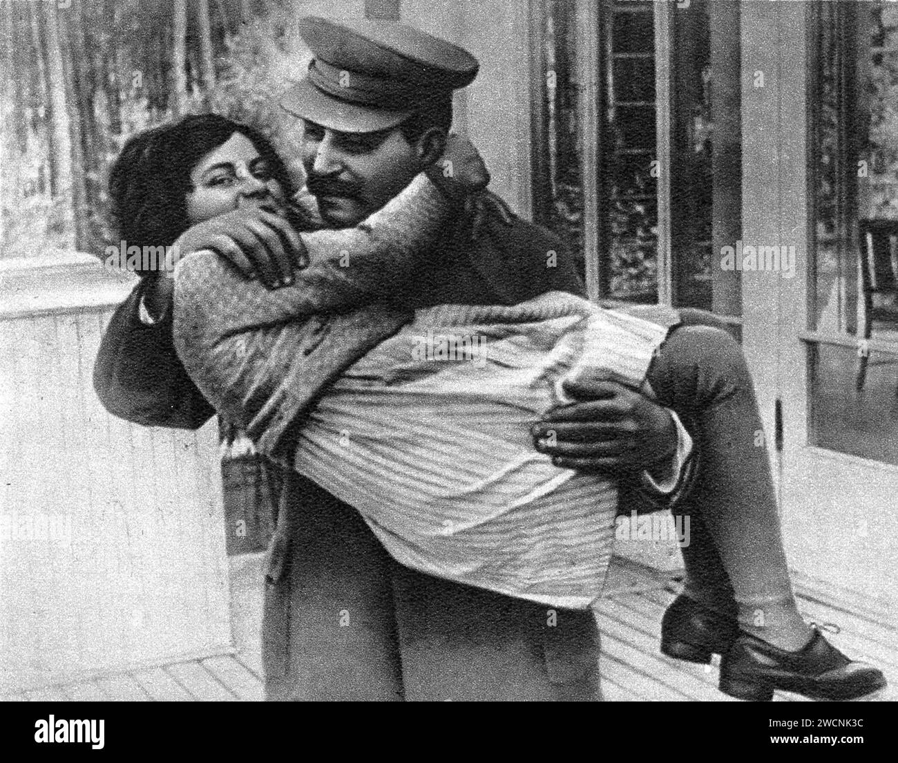 Joseph Stalin, rivoluzionario e politico sovietico, con sua figlia Svetlana, 1935 anni. Foto Stock