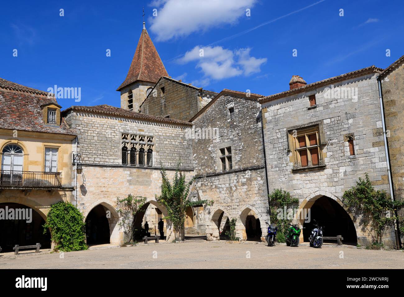 La bastide di Monpazier fu fondata nel 1284 in nome di Edoardo i duca d'Aquitania, re d'Inghilterra e signore d'Irlanda dal 1272 al 1307. Con una ve Foto Stock