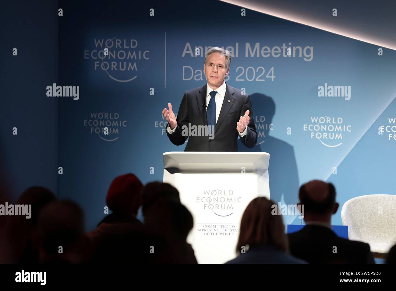 Davos, Svizzera. 16 gennaio 2024. Il Segretario di Stato degli Stati Uniti Tony Blinken affronta il tema “Treating Soil as a Precious Resource” al World Economic Forum, il 16 gennaio 2024 a Davos, in Svizzera. Credito: Chuck Kennedy/Dipartimento di Stato degli Stati Uniti/Alamy Live News Foto Stock