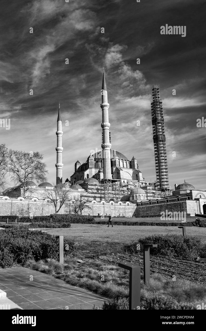 Edirne, Turkiye - 14 GENNAIO 2024: La Moschea Selimiye è una moschea imperiale ottomana, situata a Edirne, Turkiye. Fu commissionata dal sultano Selim II Foto Stock