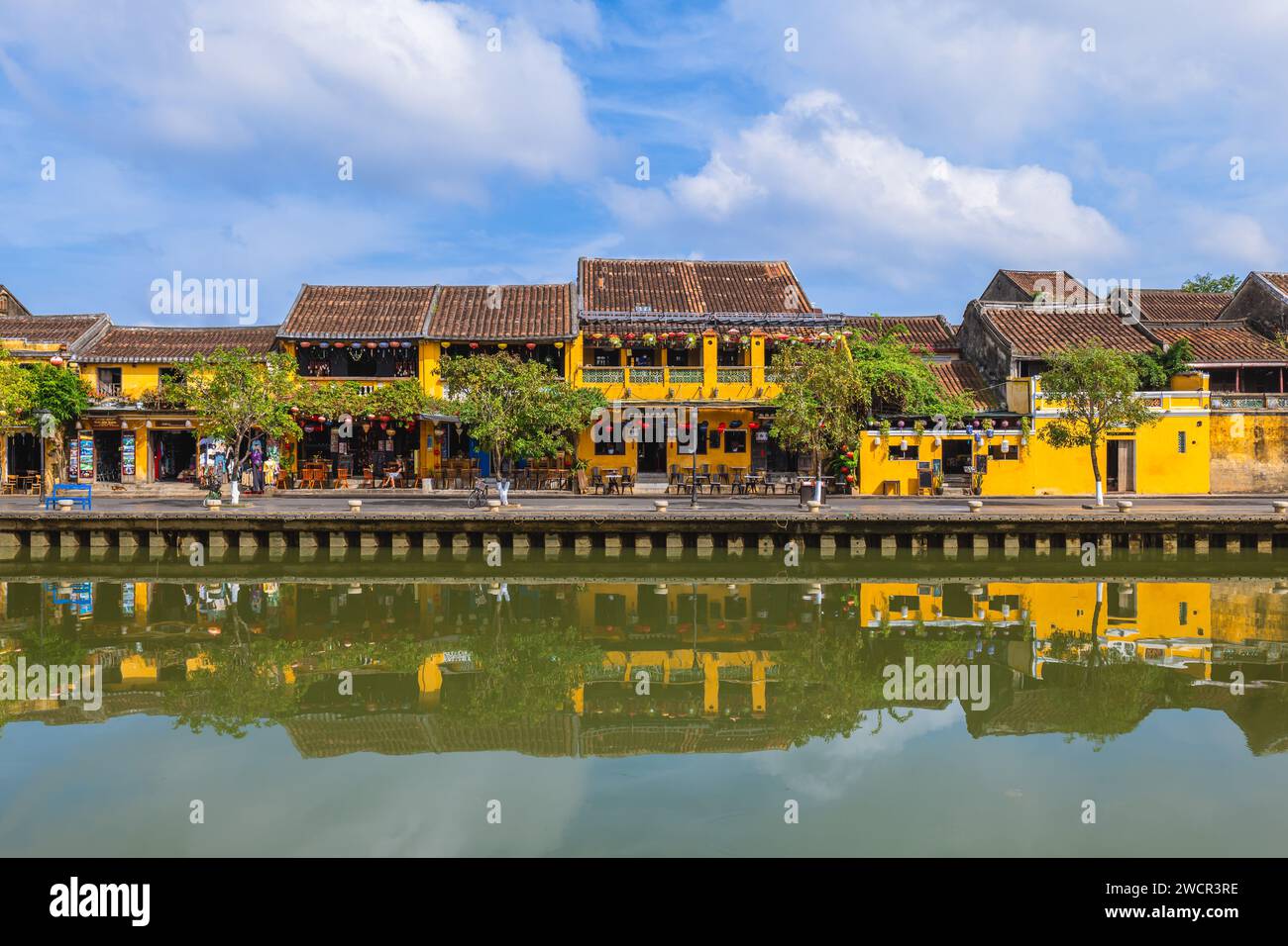 Scenario della riva del fiume di Hoi An, antica città, patrimonio dell'umanità dell'unesco in Vietnam Foto Stock