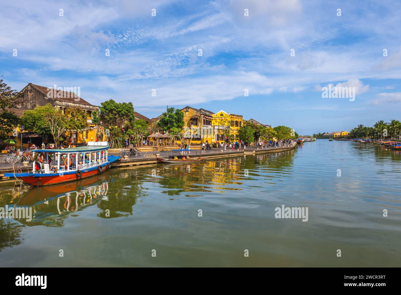 Scenario della riva del fiume di Hoi An, antica città, patrimonio dell'umanità dell'unesco in Vietnam Foto Stock