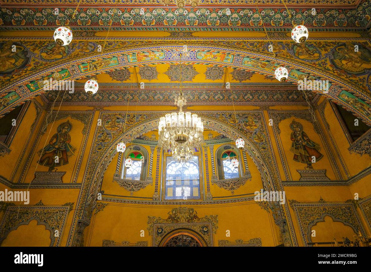 Ajmer, India - 2 gennaio 2024: Il tempio Nasiyan Jain, noto anche come Soniji Ki Nasiyan, è un tempio giainiano noto per la sua architettura, Ajmer, India. Foto Stock