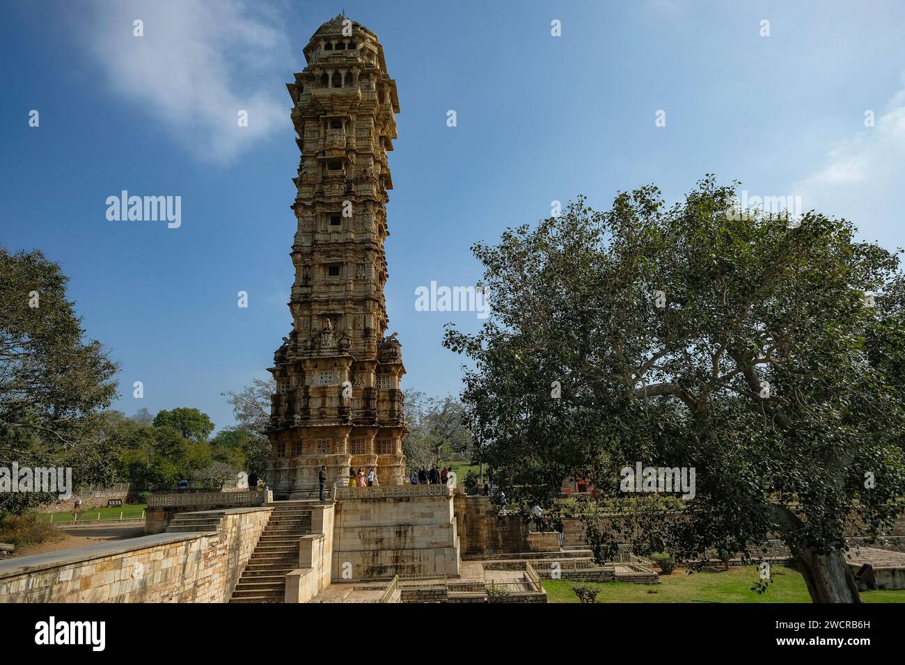 Chittorgarh, India - 6 gennaio 2024: Vijaya Stambha presso il forte di Chittorgarh a Chittorgarh, Rajasthan, India. Foto Stock