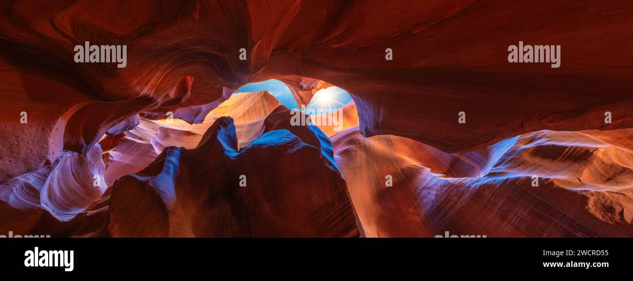 Le pareti in pietra arenaria nel famoso Antelope Canyon vicino a Page in Arizona. Foto Stock