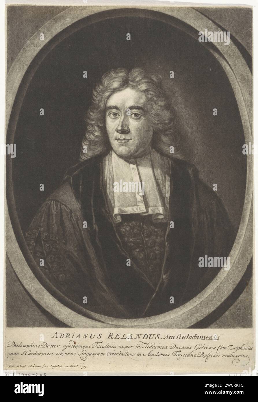 Ritratto di Adriaan Reland, Pieter Schenk (i), 1703 stampa Busto del professore Adriaan Reland con abito. Incisione su carta di Amsterdam Foto Stock