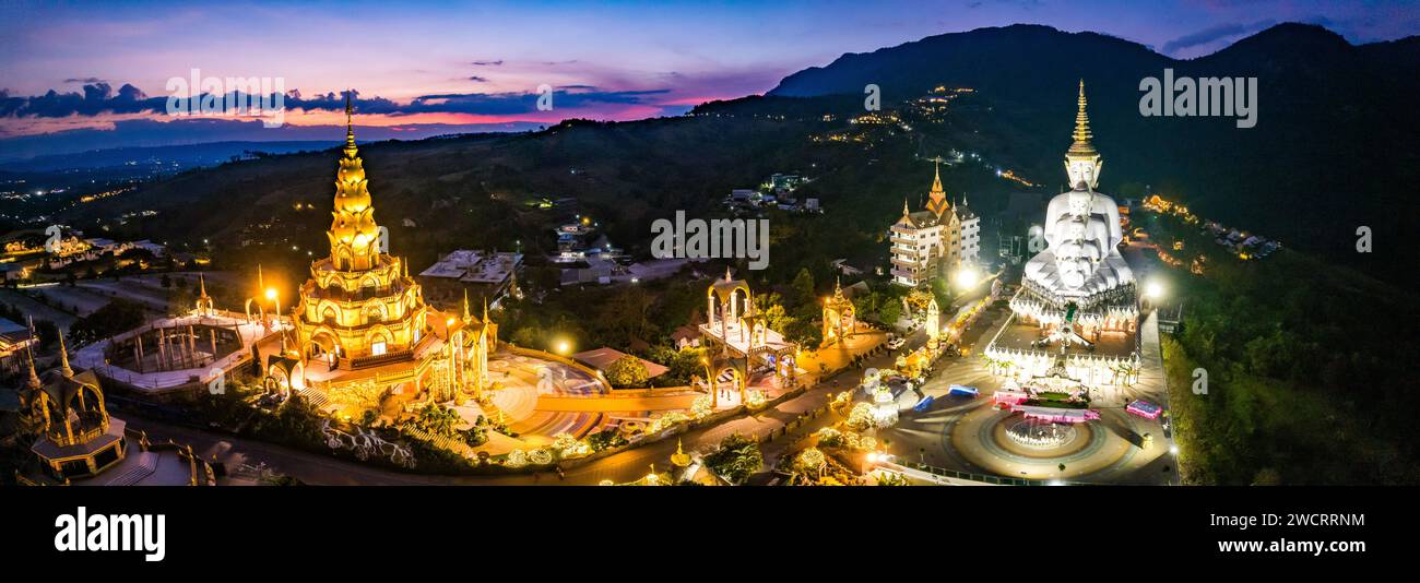 Vista aerea del tempio di Wat Phra That Pha Sorn Kaew a Phetchabun, Thailandia, sud-est asiatico Foto Stock