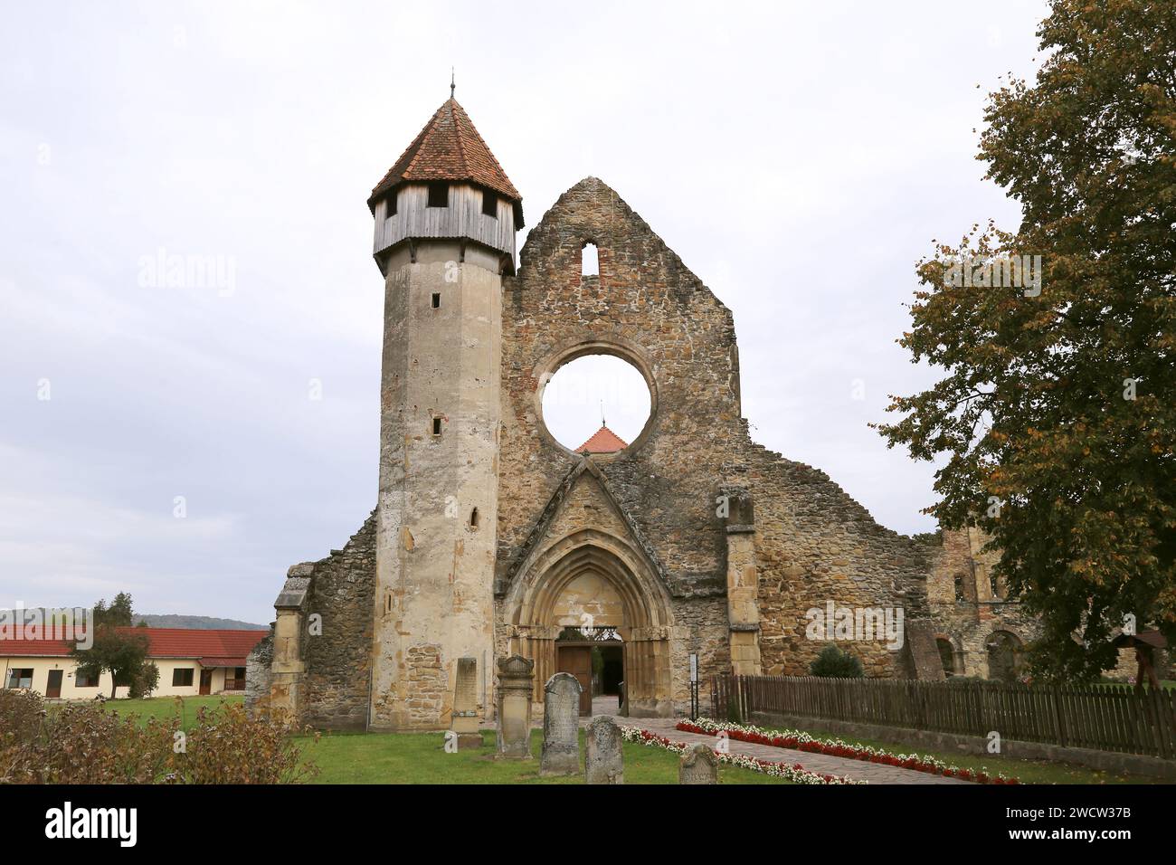 Turnul Mănăstirea Cârța (Torre del Monastero della carta), Cârța, Contea di Sibiu, Transilvania, Romania, Europa Foto Stock