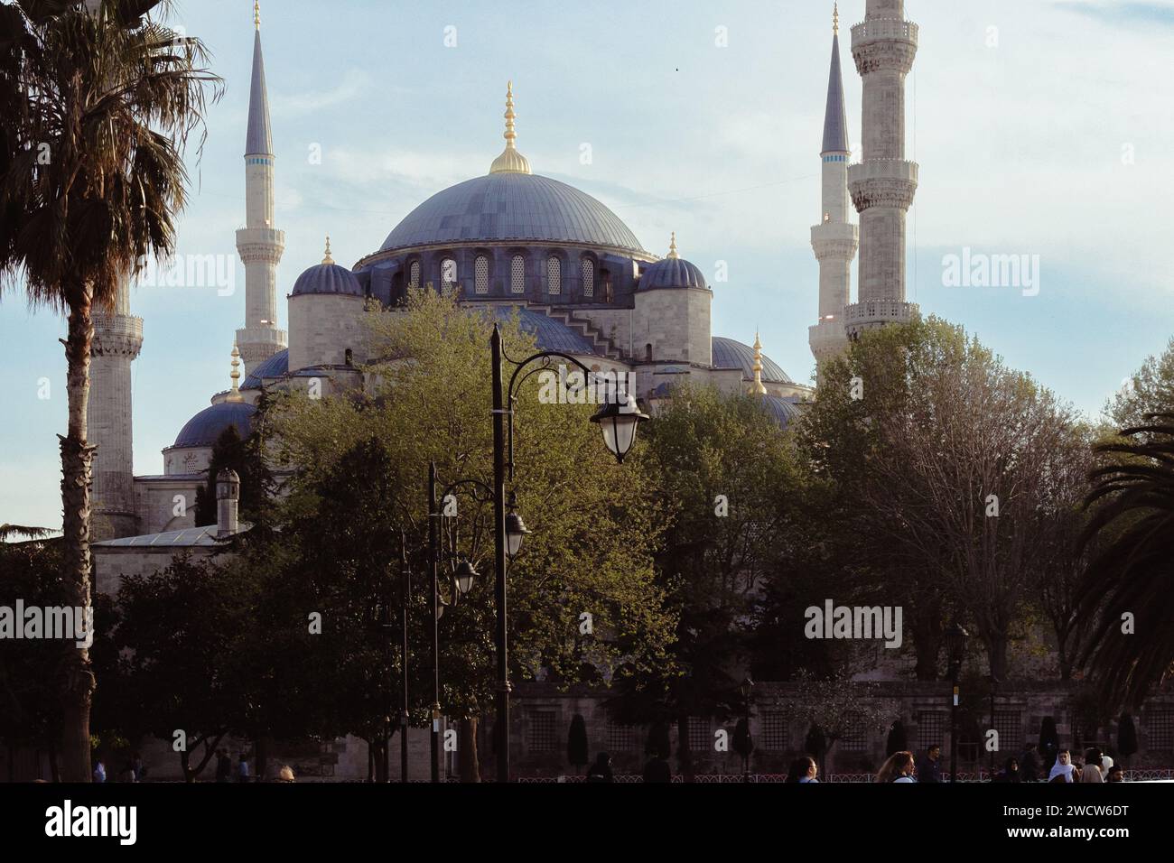 La Moschea Blu di Istanbul, nota anche come Moschea Sultan Ahmed (Sultan Ahmet Camii), è una moschea imperiale storica dell'epoca ottomana Foto Stock