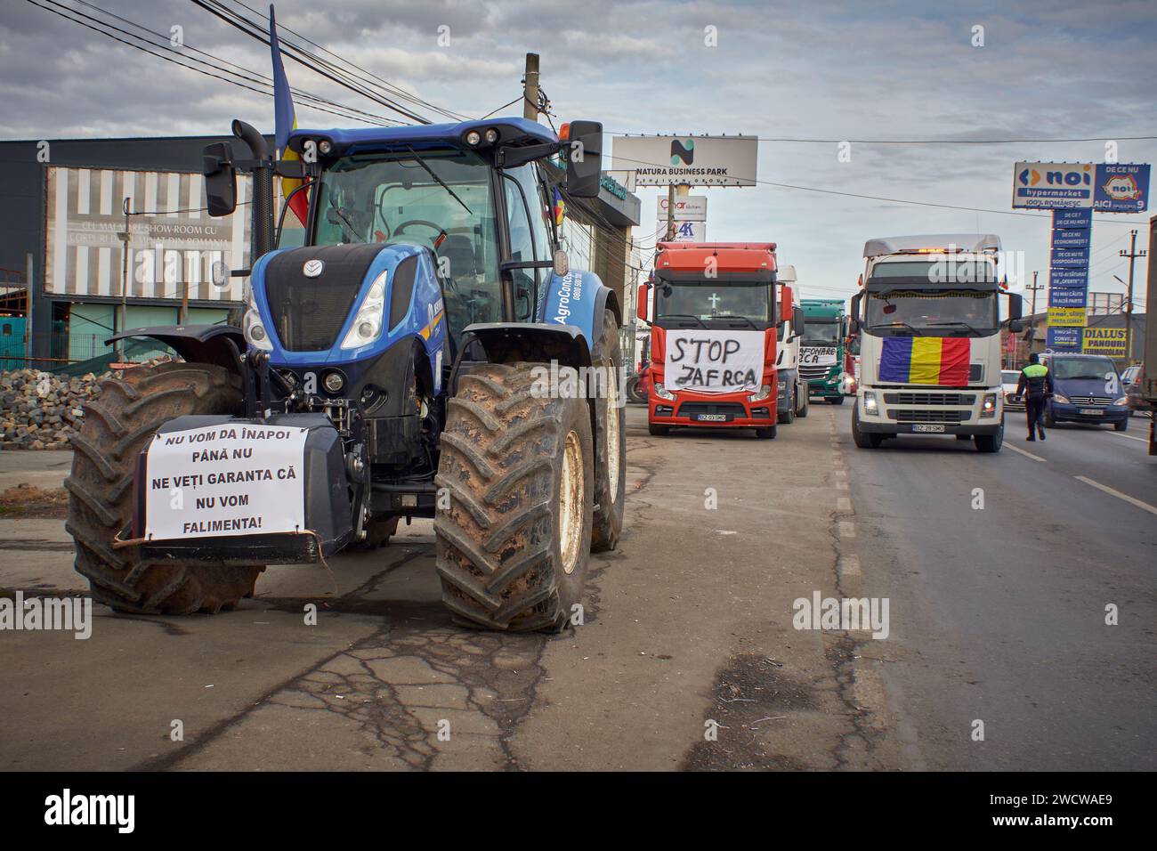 I trasportatori e gli agricoltori rumeni protestano Foto Stock