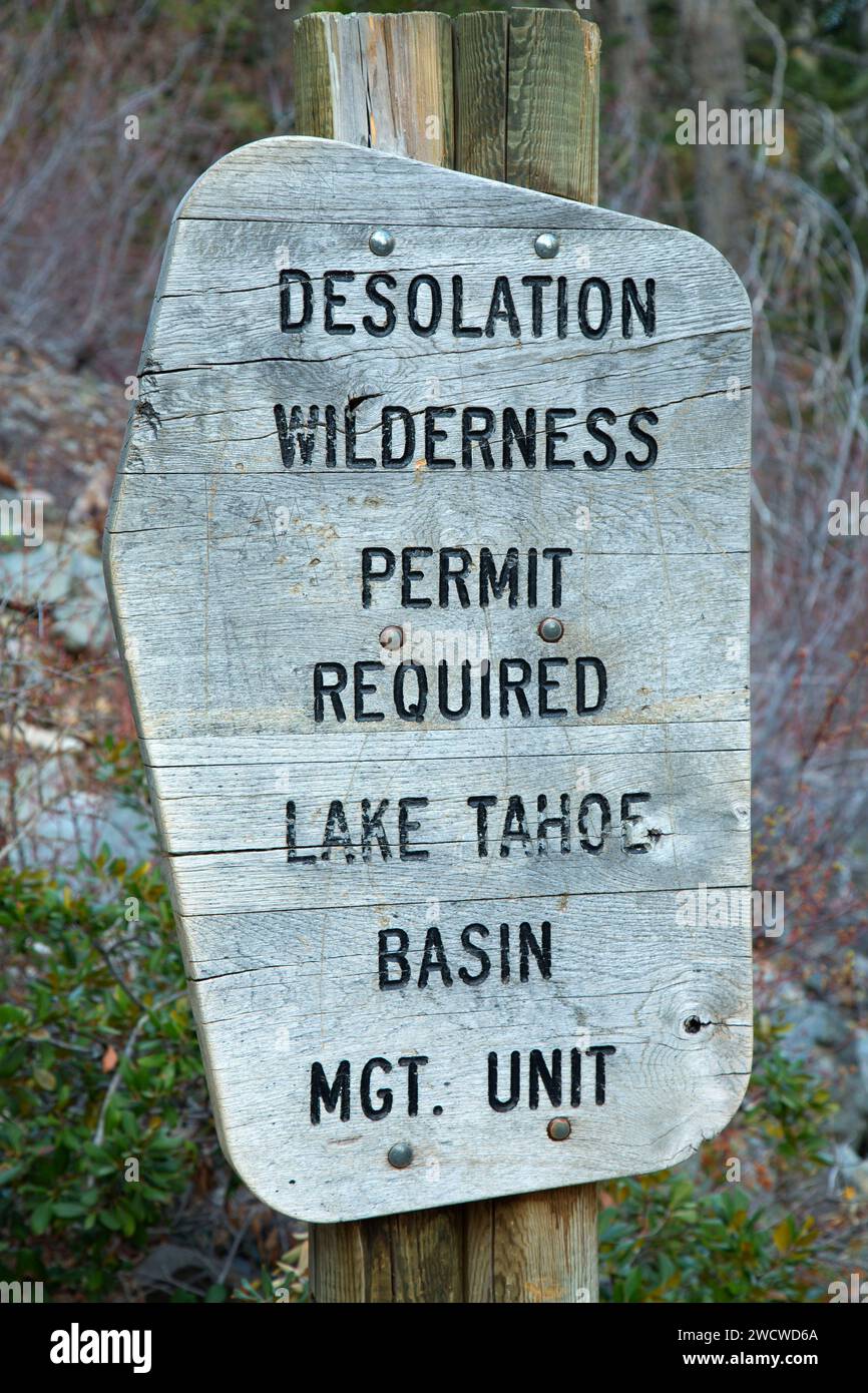 Segnale di confine Wilderness, Desolation Wilderness, Lake Tahoe Basin National Forest, California Foto Stock