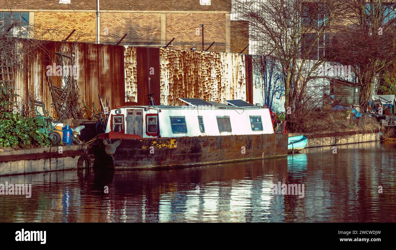 Vivere alternativo a Londra - casa galleggiante Foto Stock