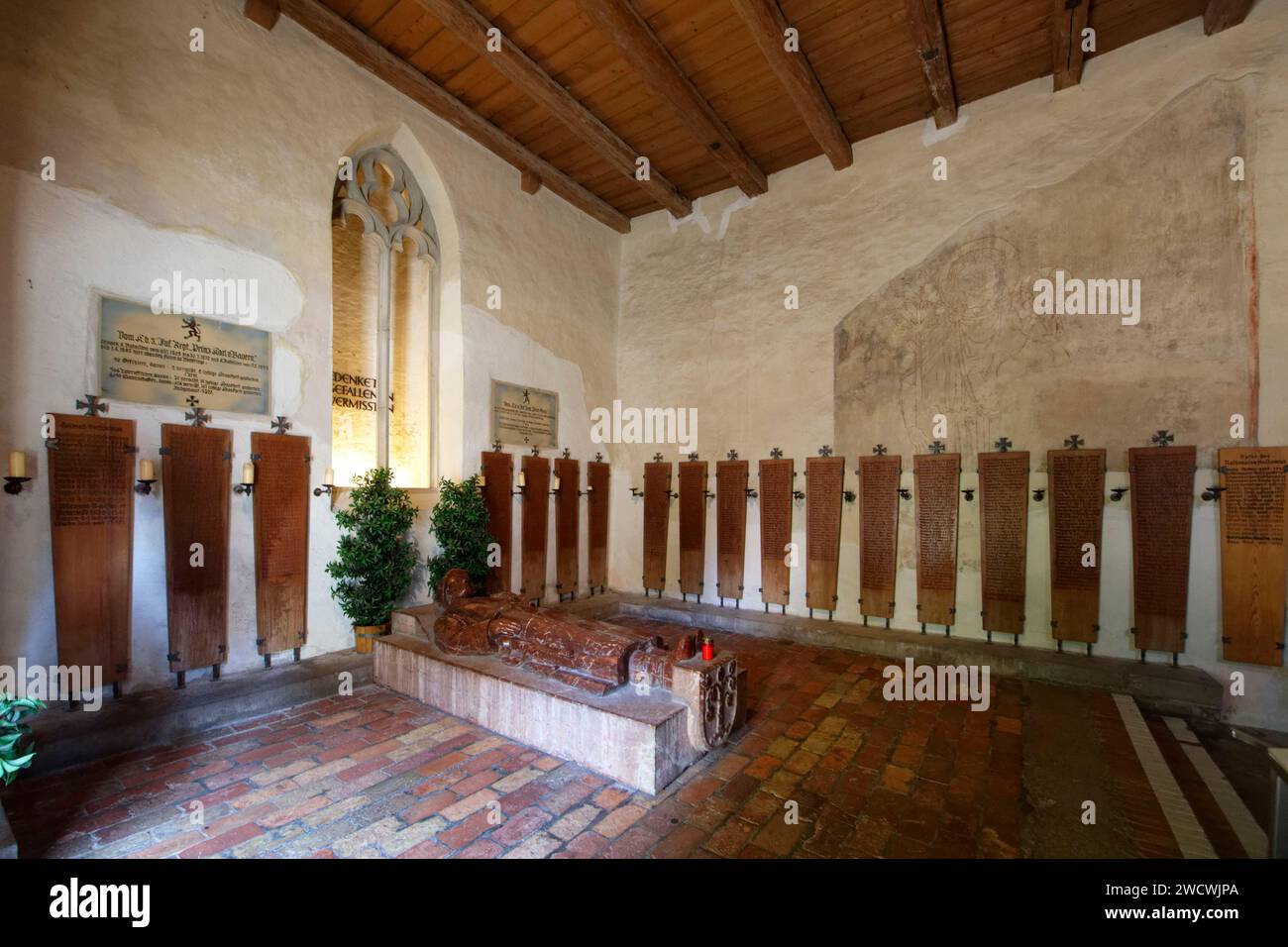 Germania, Baviera, Lago di Costanza (Bodensee), Lindau, St. Peter's Church (Peterskirche), Warrior Memory Chapel, nel 1928, la Peterskirche divenne sede di un memoriale per i soldati di Lindau che furono uccisi nella prima guerra mondiale Foto Stock