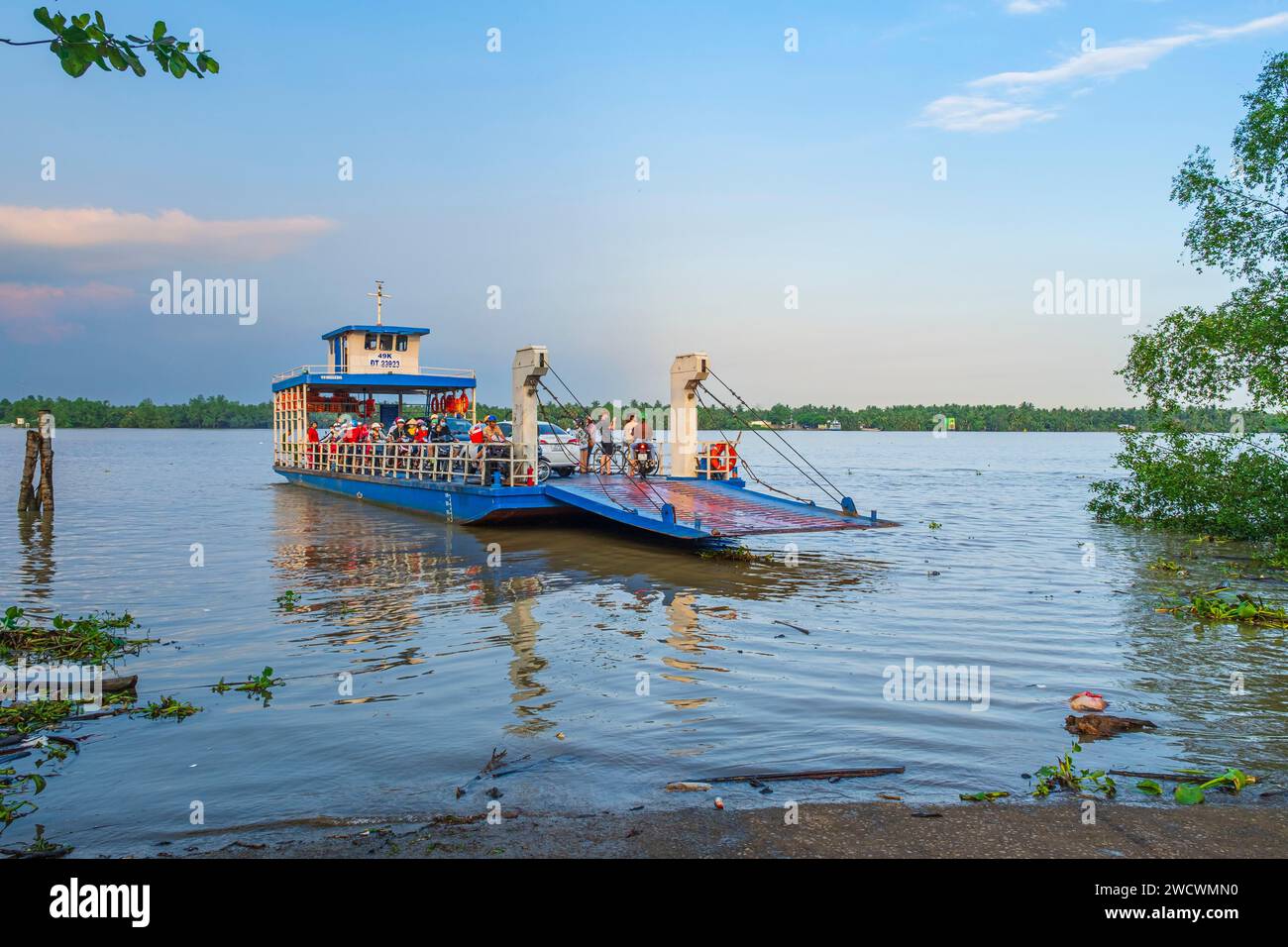 Vietnam, Delta del Mekong, provincia di Ben tre, Son Phu, traghetto verso l'isola di Long Thanh Foto Stock