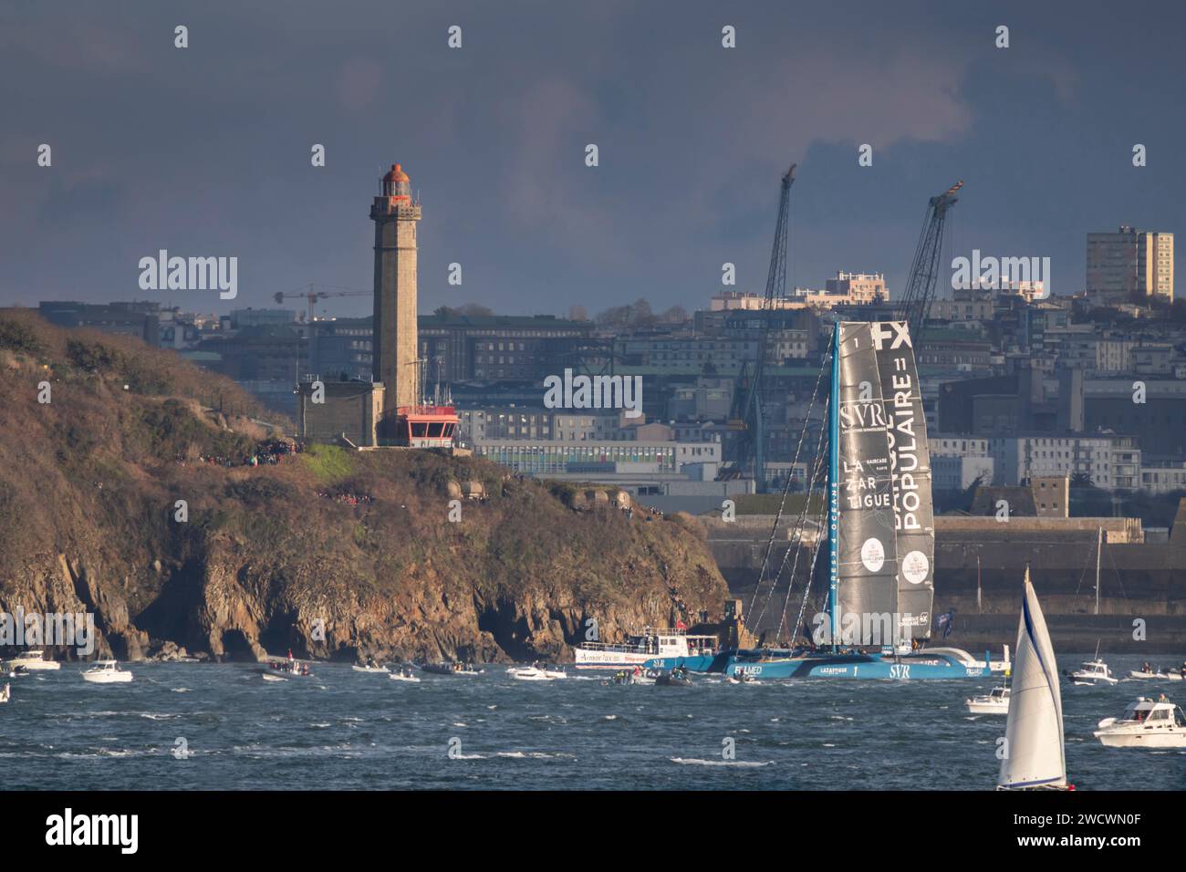 Francia, Finistere, Brest, porto di Brest, Arkéa Ultim Challenge la gara di vela ultim da sola in tutto il mondo Foto Stock