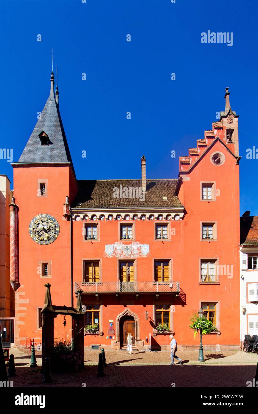 Francia, Bas Rhin, Haguenau, Place Joseph Thierry, ex cancelleria del 1484 oggi il museo alsaziano e l'ufficio turistico Foto Stock