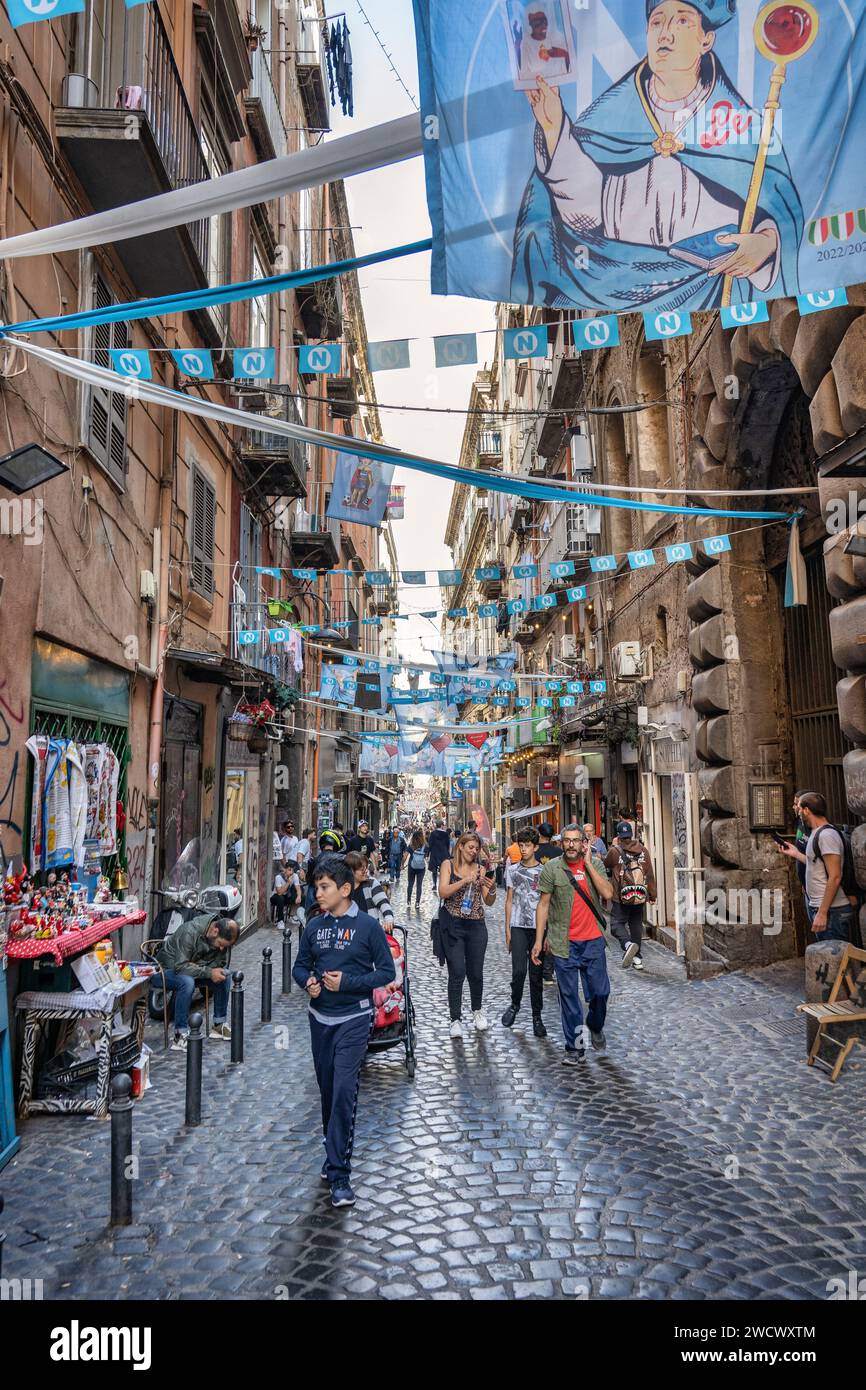 Italia, Campania, Napoli, via del centro storico Foto Stock