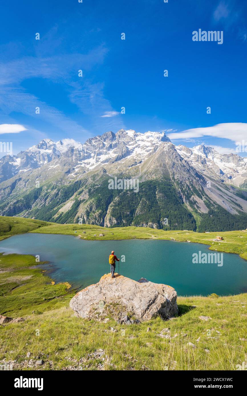 Francia, Hautes-Alpes, Villar-d'Arene, alta valle Romanche, lago Pontet (1955 m) con la Meije (3983 m) sullo sfondo Foto Stock