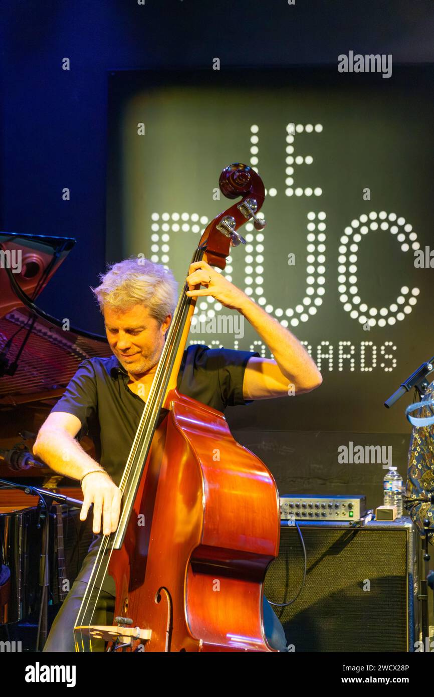 Francia, Parigi, il Jazz club Duc des Lombards, concerto di Kyle Eastwood Foto Stock