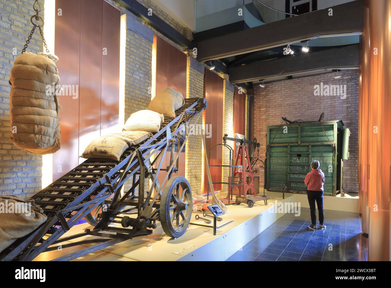 France, Nord, Dunkirk, Maritime and Port Museum: Oggetti dai moli Foto Stock