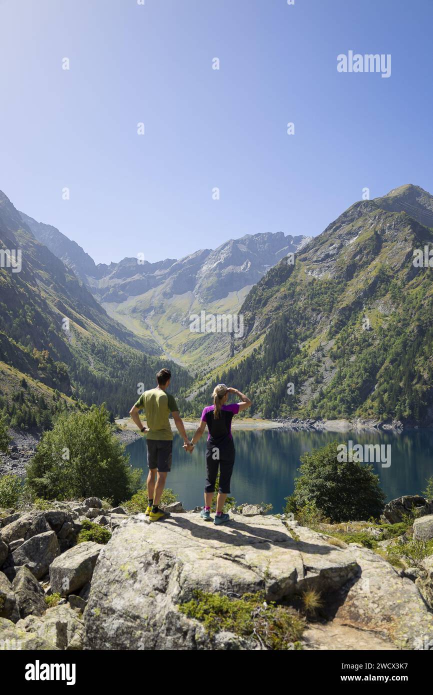 Francia, Isere (38), Bourg-d'Oisans, Lac du Lauvitel, il lago più grande del Parco Nazionale di Ecrins (alt: 1530 m) sul sentiero escursionistico GR 54, Tour di Oisans ed Ecrins Foto Stock