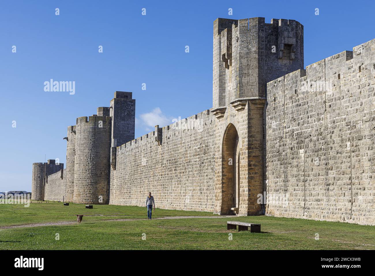 Francia, Gard, Aigues Mortes, le mura medievali della città Foto Stock