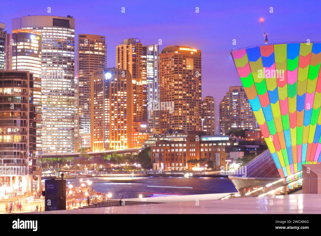 Australia, nuovo Galles del Sud, Sydney, vista dalla Sydney Opera House su Sydney Cove e il Central Business District (CBD) Foto Stock