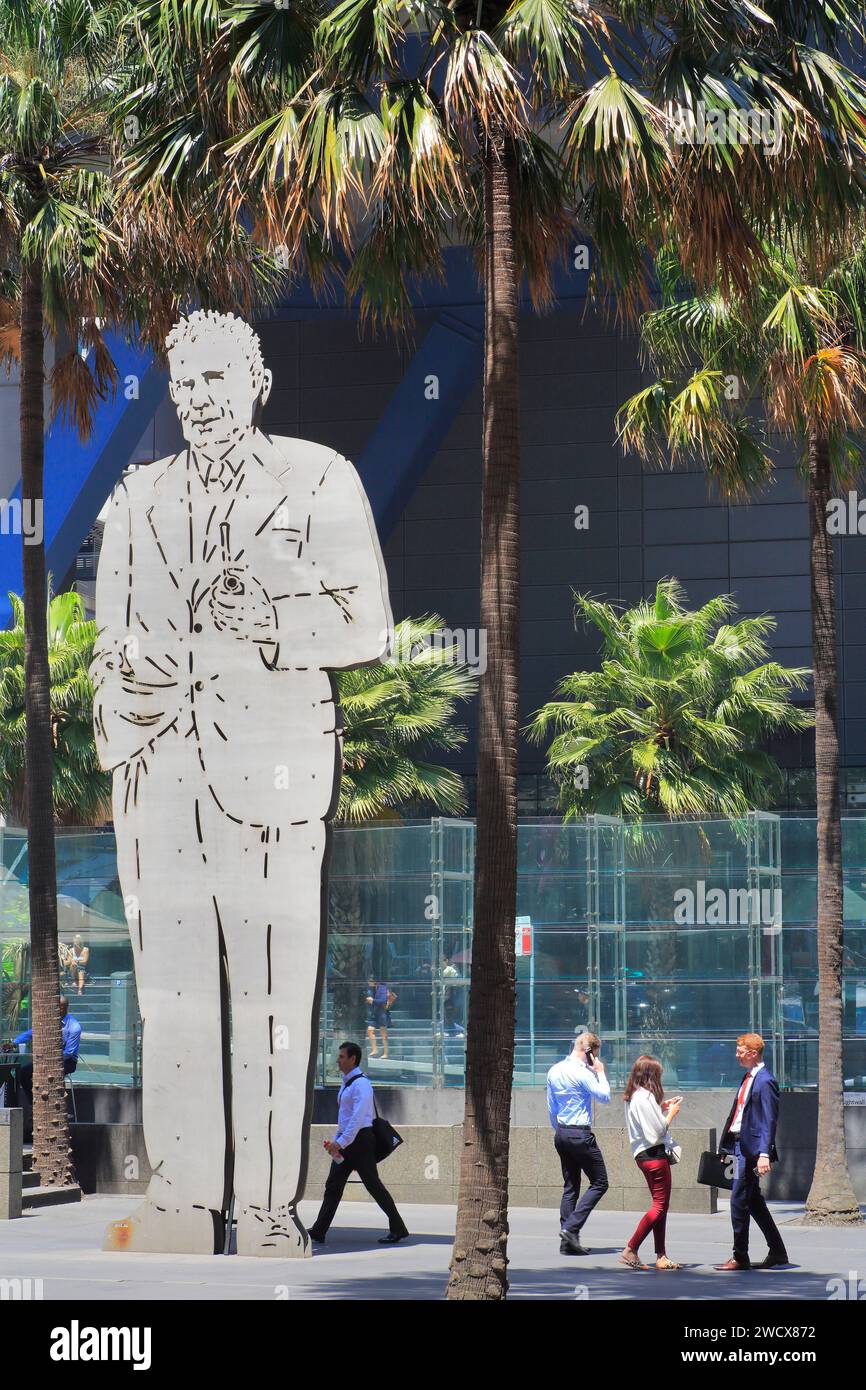 Australia, nuovo Galles del Sud, Sydney, Central Business District (CBD), Chifley Square, scultura raffigurante Ben Chifley creata dall'artista Simeon Nelson Foto Stock