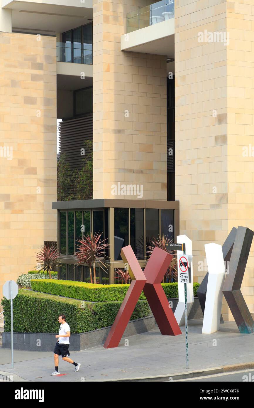 Australia, New South Wales, Sydney, Central business District (CBD), College Street, scultura dell'artista Sarah Robson Foto Stock