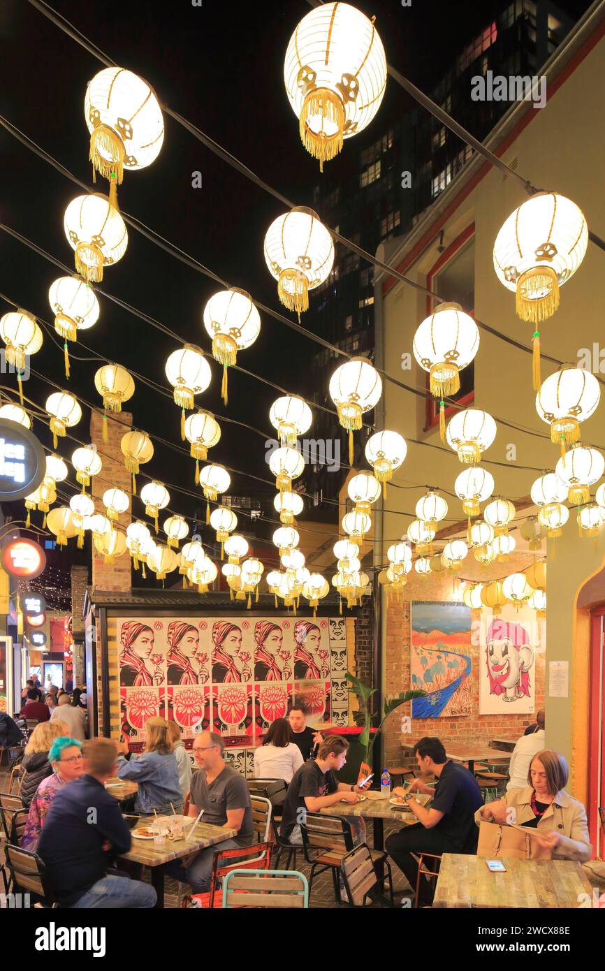 Australia, nuovo Galles del Sud, Sydney, distretto di Chippendale, Spice Alley, vicolo dedicato allo Street food asiatico con Street art Foto Stock