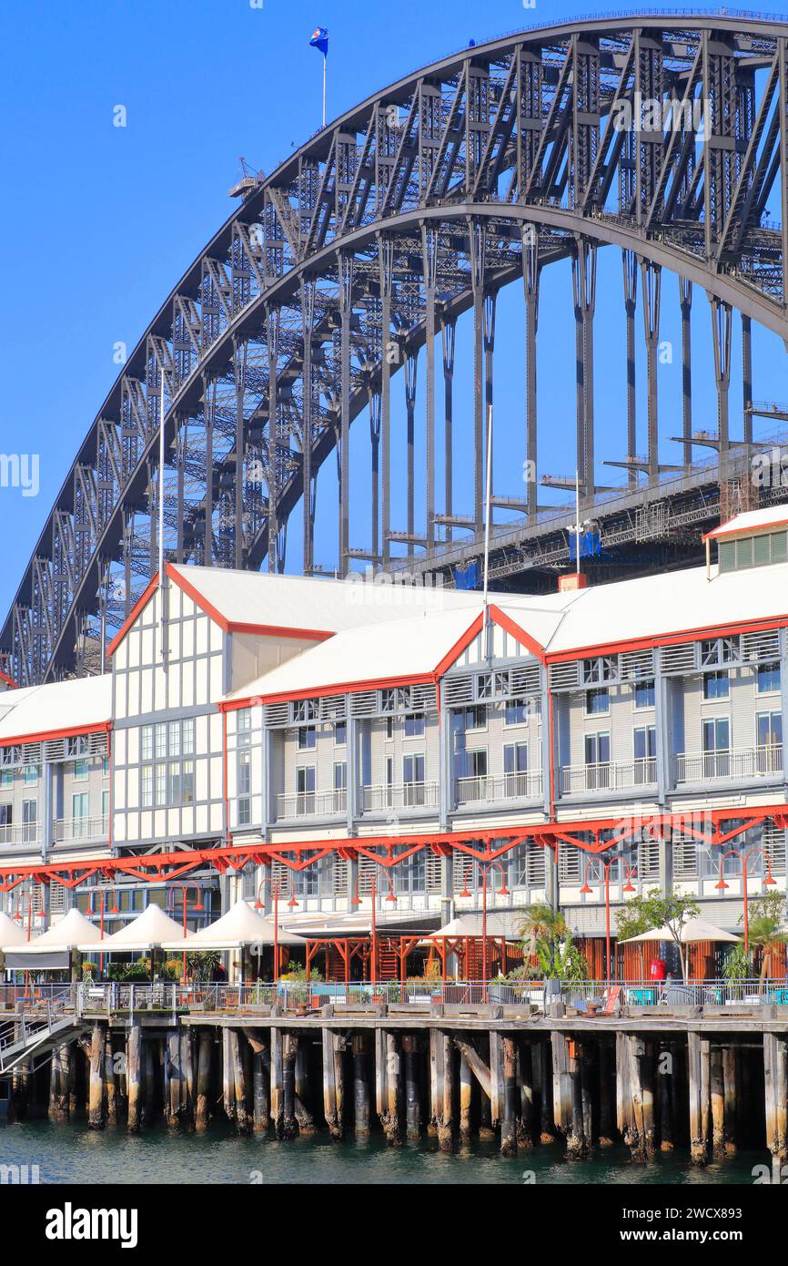 Australia, nuovo Galles del Sud, Sydney, Dawes Point, Pier 1 con il Metal Harbor Bridge (1932) costruito da John Bradfield sullo sfondo Foto Stock