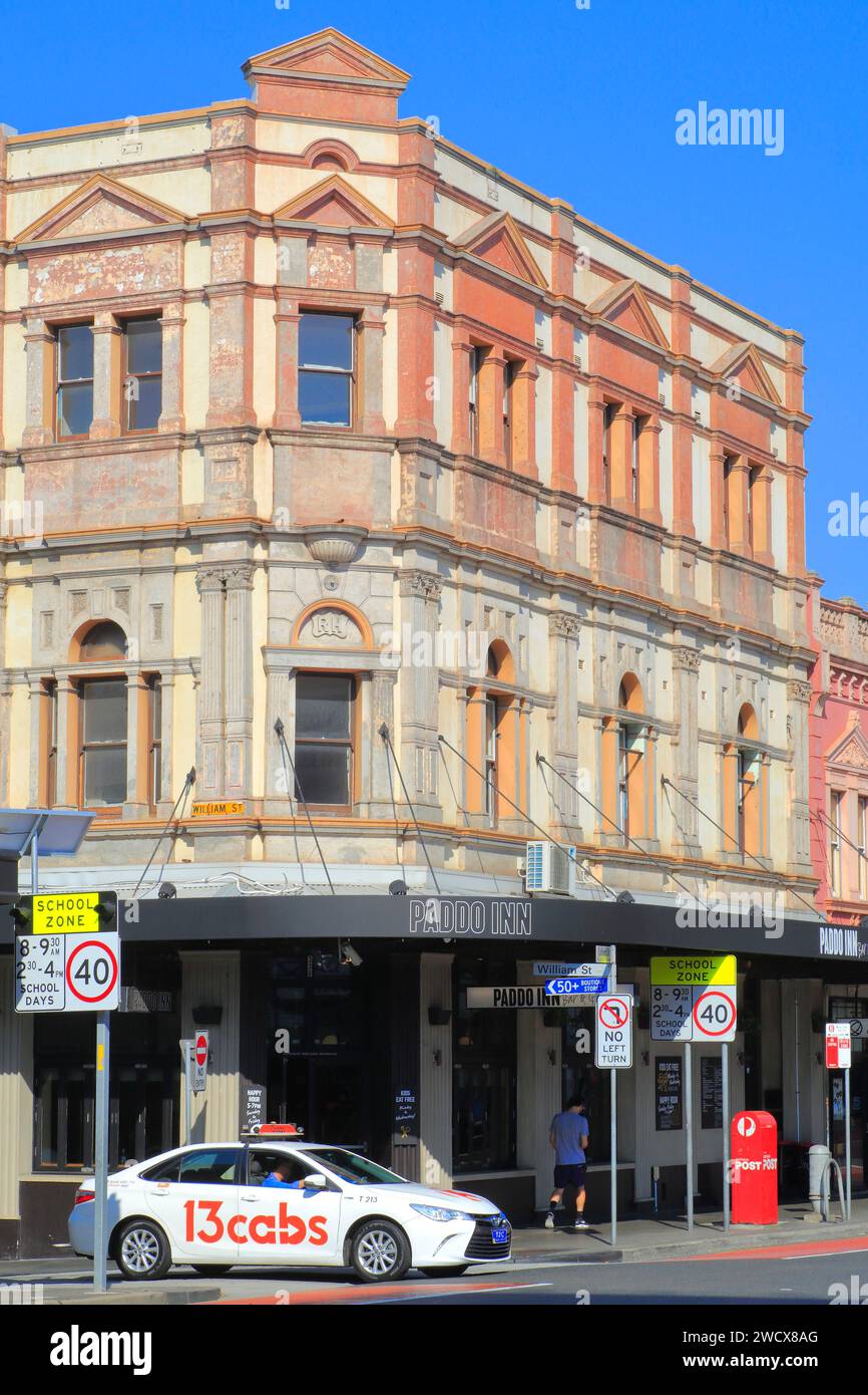 Australia, nuovo Galles del Sud, Sydney, distretto di Paddington, Oxford Street e William St, l'incrocio tra architettura vittoriana Foto Stock