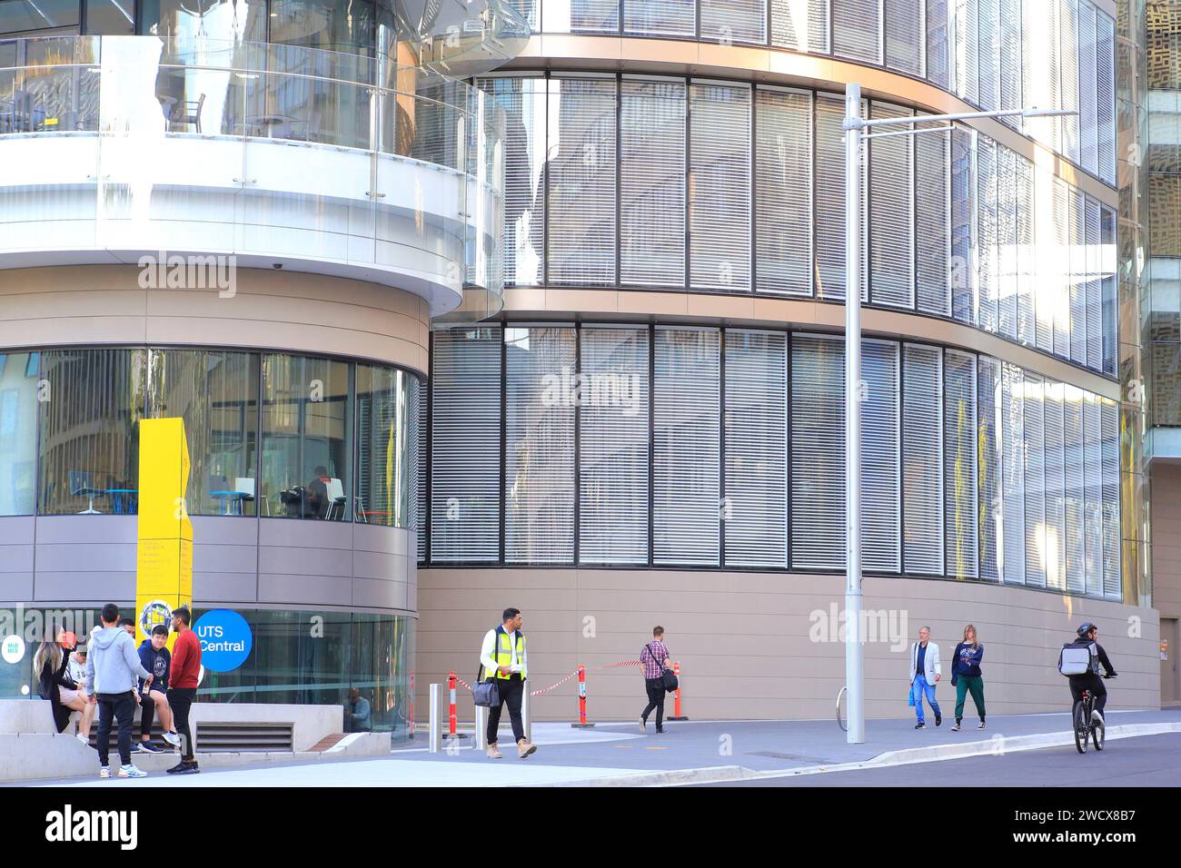 Australia, nuovo Galles del Sud, Sydney, Central Business District (CBD), ultimo, UTS (University of Technology Sydney), Building 2 (Central) progettato dall'architetto Richard Francis-Jones e che ospita la Facoltà di giurisprudenza e la biblioteca Foto Stock