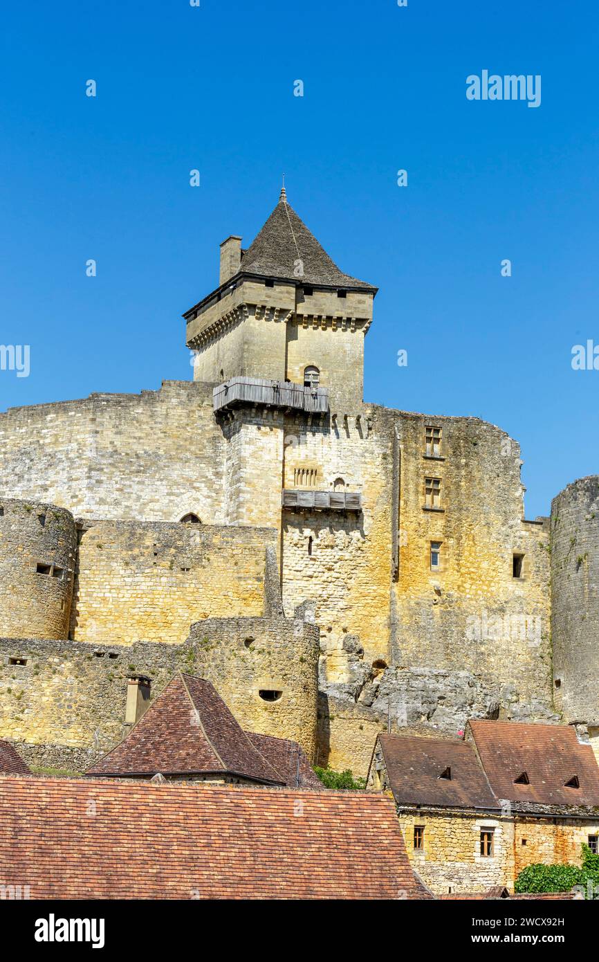 Francia, Dordogna, valle della Dordogna, perigord Noir, castelnaud la Chapelle etichettato Les Plus Beaux Villages de France, il castello del XIII secolo e il villaggio Foto Stock