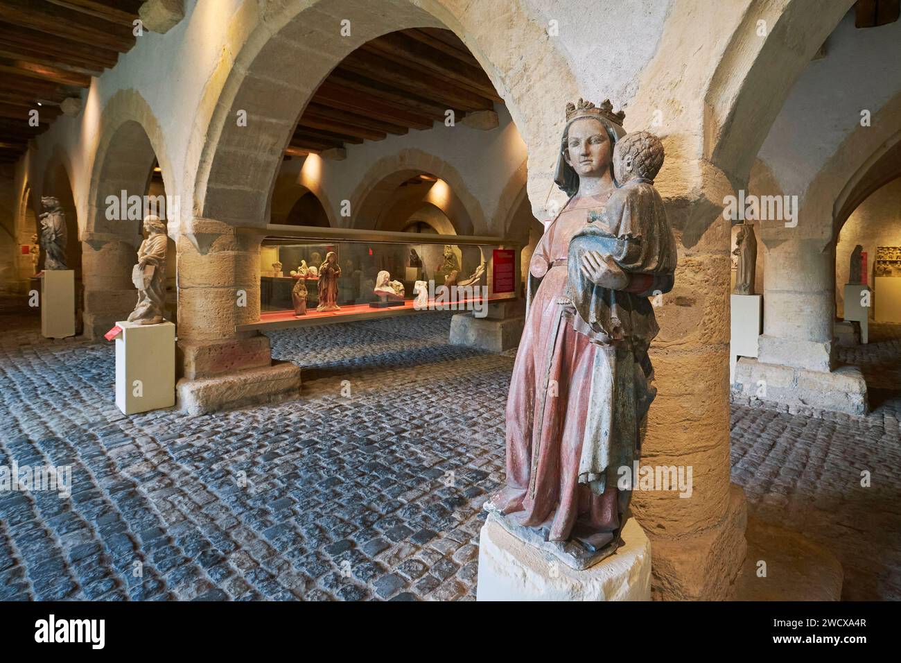Francia, Mosella, Metz, il museo Cour d'Or della metropoli di Metz, l'attico di Chevremont ospita la statua religiosa medievale delle collezioni, Vergine e bambino fine XIII secolo Foto Stock