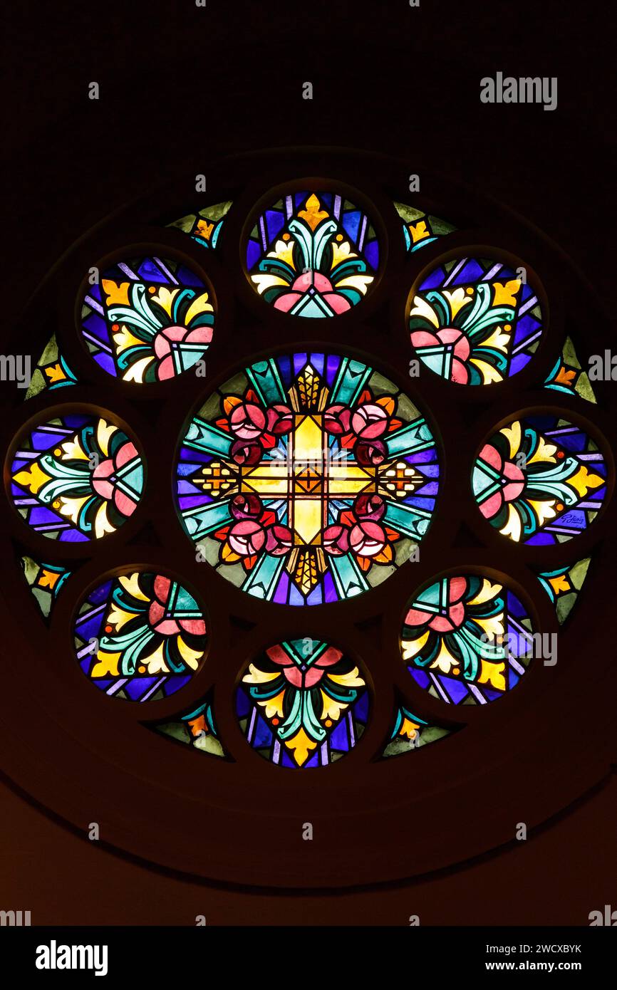 Francia, Meurthe et Moselle, Nancy, 1935 tettoia ornamentale, vetrata in stile Art Deco dal maestro vetraio Georges Janin nella cappella dell'Hopital Central de Nancy costruita dall'architetto Prosper Morey tra il 1879 e il 1883, situata in Avenue De Lattre de Tassigny Foto Stock